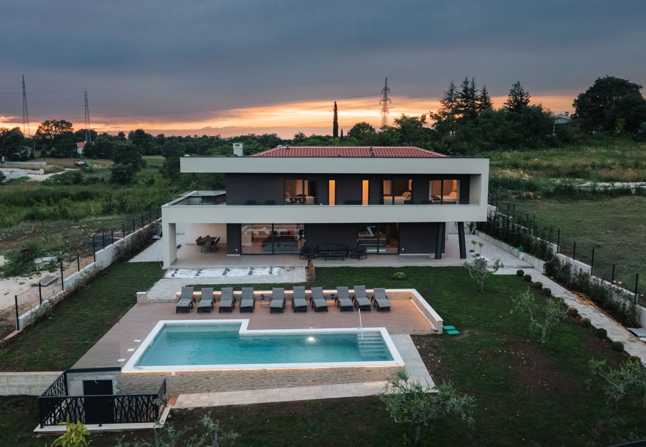 Villa in Sveti Bartul - Villa de la Vie with Heated Swimming Pool