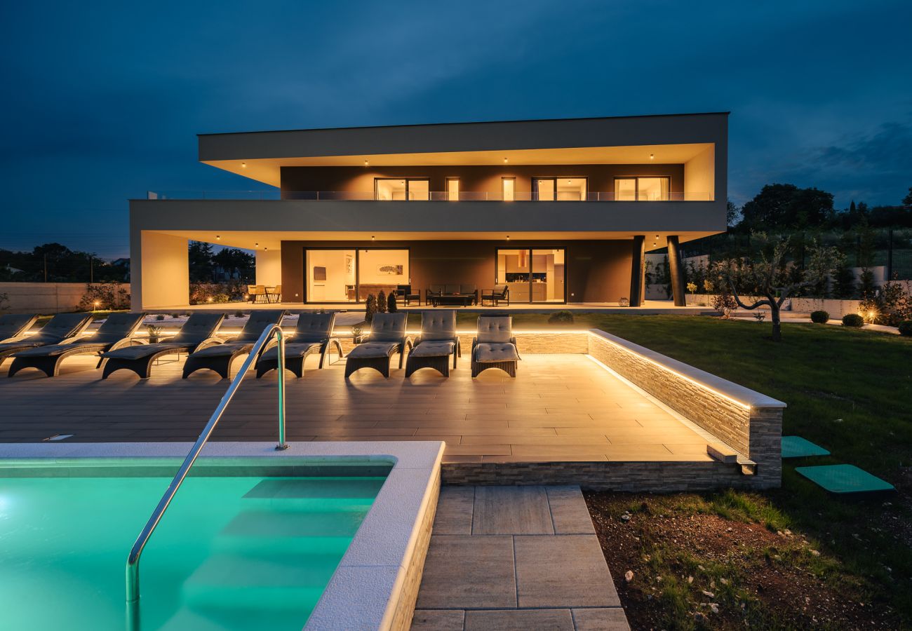 Villa in Sveti Bartul - Villa de la Vie with Heated Swimming Pool