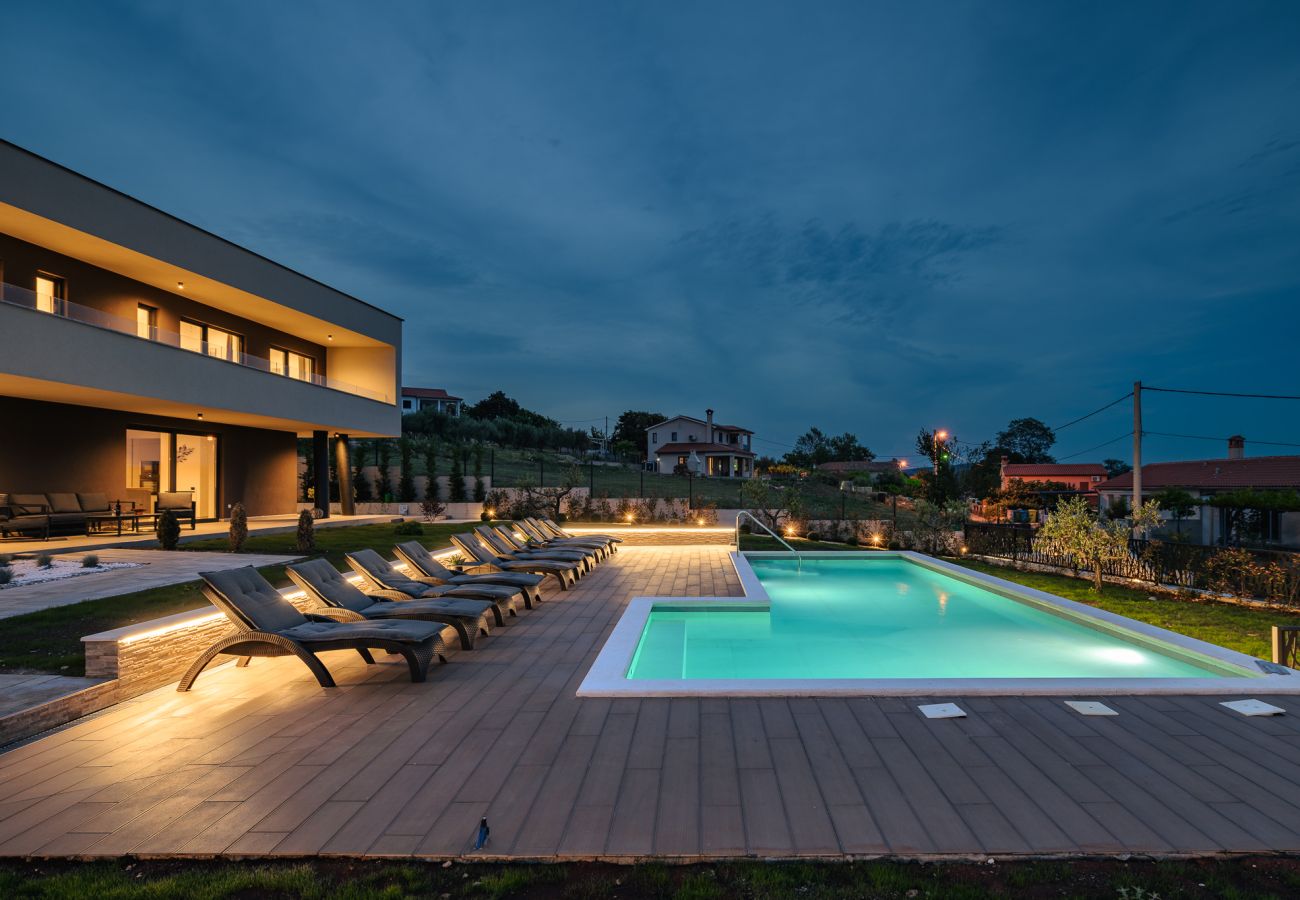 Villa a Sveti Bartul - Villa de la Vie with Heated Swimming Pool