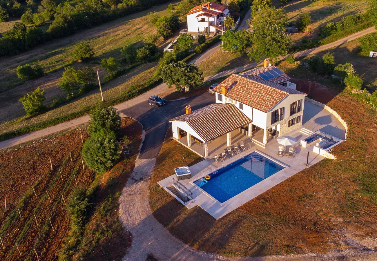 Villa in Veljaki - Deluxe Villa Aronia with pool and sauna