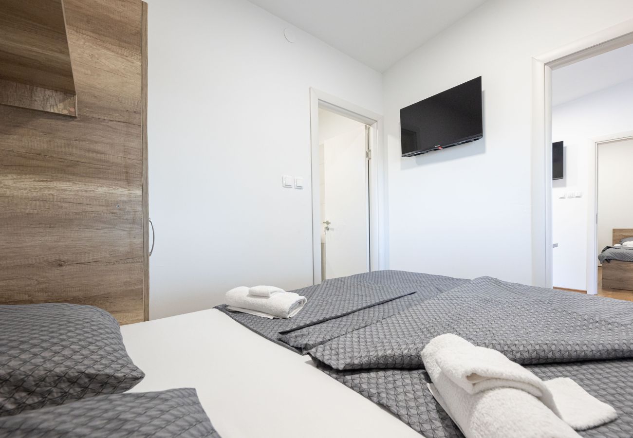 Bungalow in Donji Karin - Camping Karin - Mobile houses Magoro