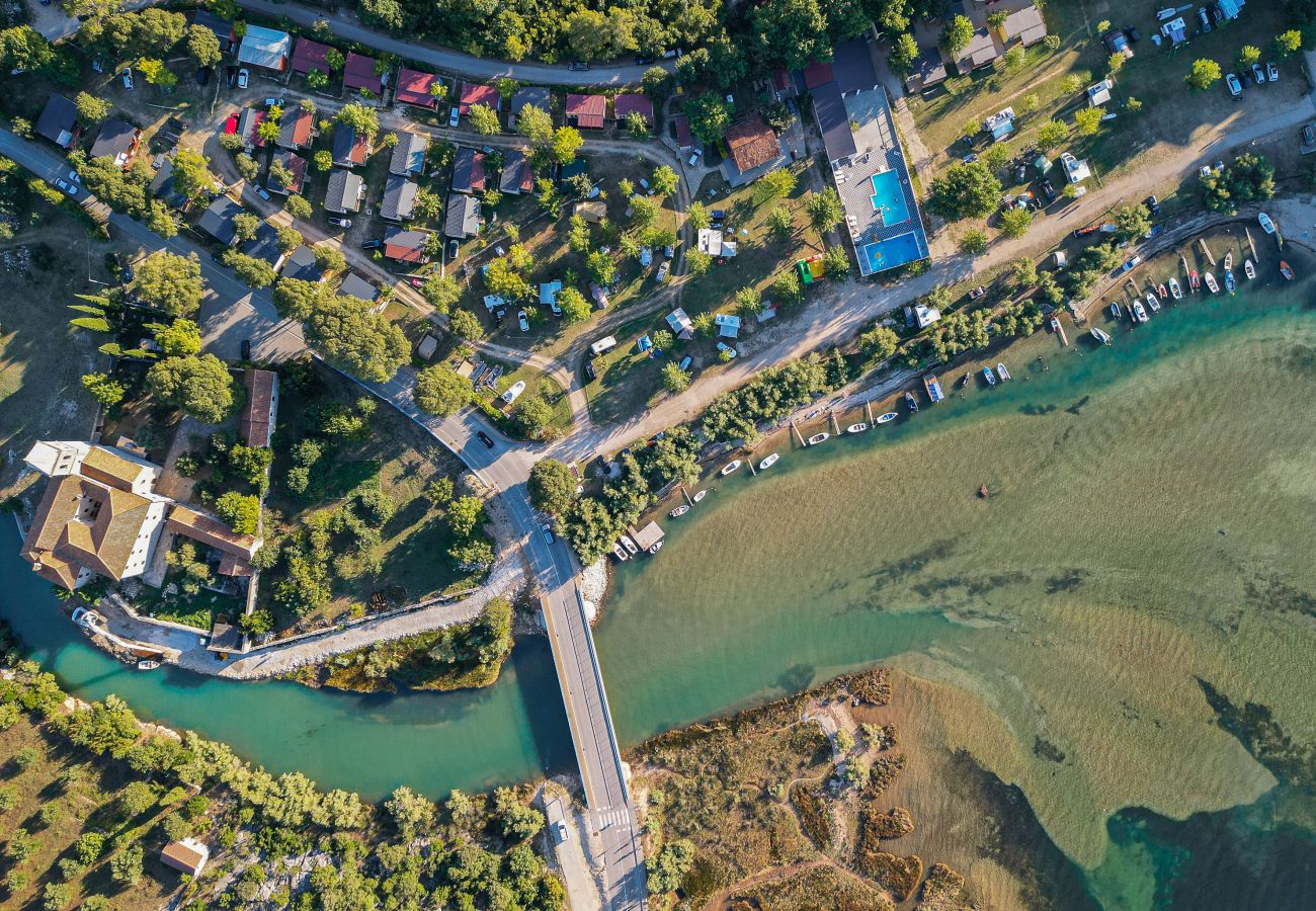 Bungalow in Donji Karin - Camping Karin - Mobile houses Magoro